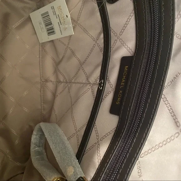 Last one✨Michael Kors large voyager shoulder tote bag - Picture 15 of 16